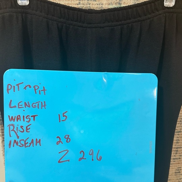 St John Sport Black Velvet Velour Track Pants
Pockets Womens Large - Picture 7 of 7